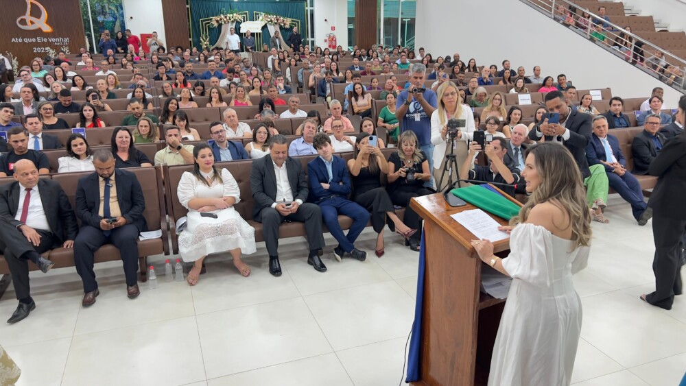 Carla Redano é empossada prefeita para o segundo mandato em Ariquemes