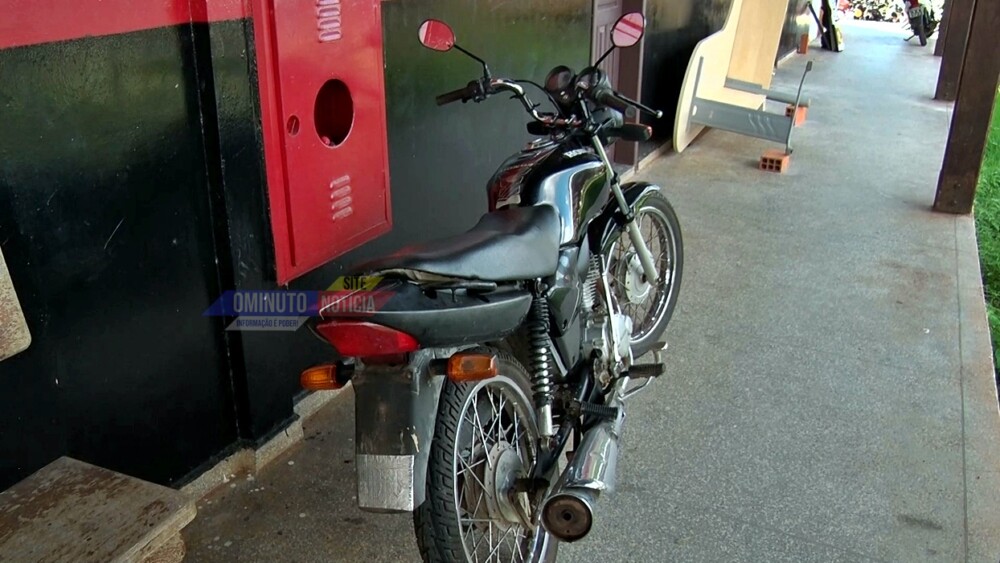 Homens do 4º Batalhão recuperam motocicleta as margens da RO-383, próximo ao Beira Rio em Cacoal