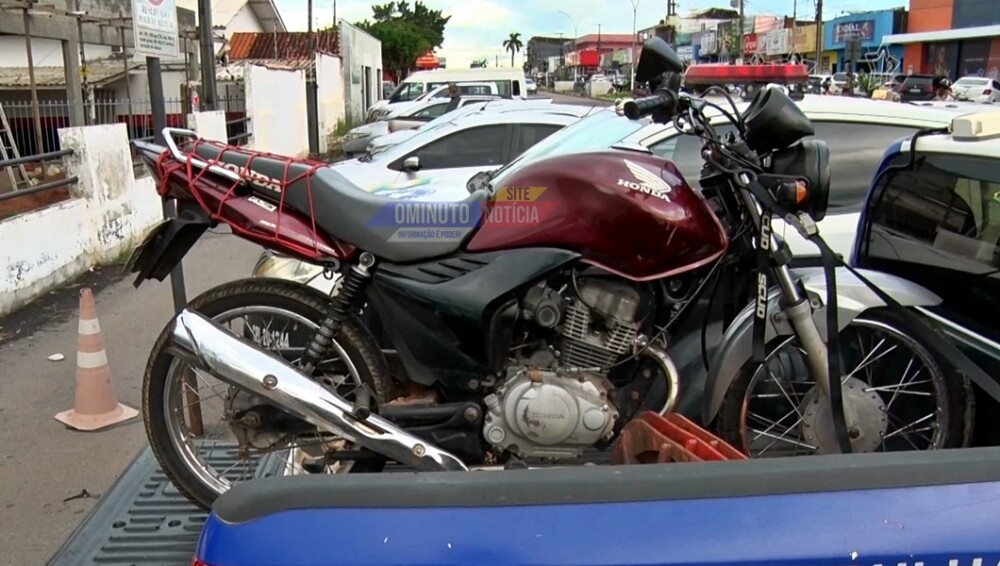 Adolescentes são flagrados praticando direção perigosa em Cacoal