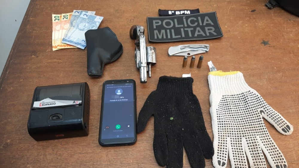 Homem é preso por porte ilegal de arma de fogo, no Posto Leite, em Jaru, RO